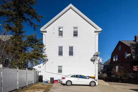 47 Manton St, Fall River, MA 02724 photo 6