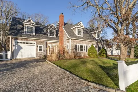 6 Beverly Ln, Harwich, MA 02671