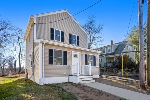 34 Earle St, Brockton, MA 02301