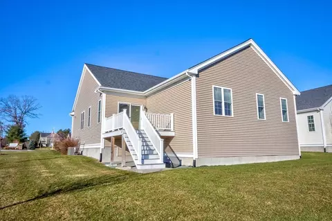80 Eagle Brook Blvd, Wrentham, MA 02093 photo 4