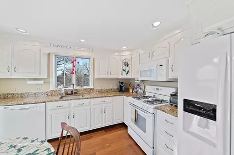 27 Edwards Rd, Braintree, MA 02184 photo 7