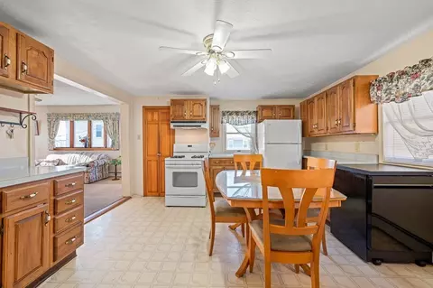 27 Orient St, Worcester, MA 01604 photo 7