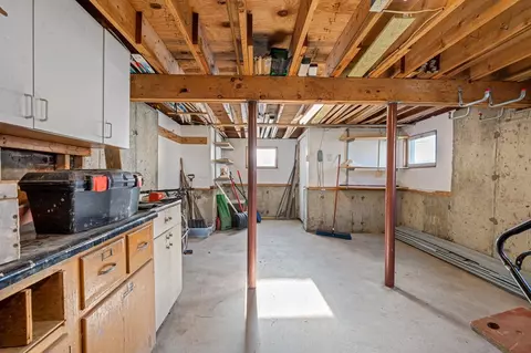 27 Orient St, Worcester, MA 01604 photo 30