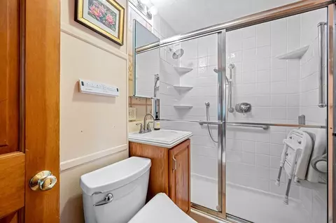 27 Orient St, Worcester, MA 01604 photo 14