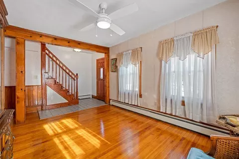 27 Orient St, Worcester, MA 01604 photo 3