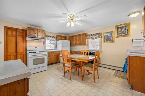 27 Orient St, Worcester, MA 01604 photo 8