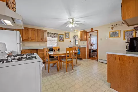 27 Orient St, Worcester, MA 01604 photo 9