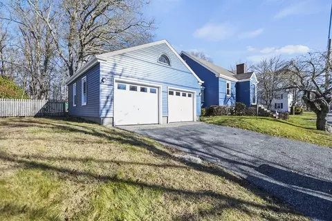 598 Valentine St, Fall River, MA 02720 photo 3
