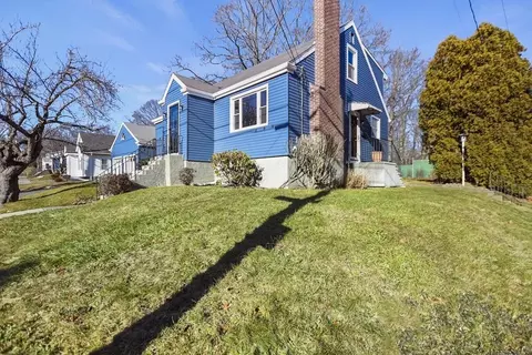 598 Valentine St, Fall River, MA 02720 photo 2