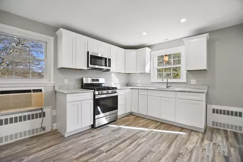 598 Valentine St, Fall River, MA 02720 photo 9