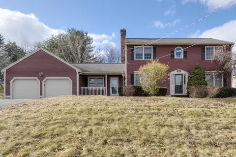 35 Indian Ridge Dr, Leominster, MA 01453