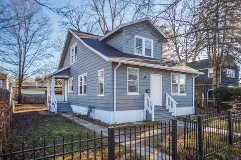177 Denver St, Springfield, MA 01109 photo 2