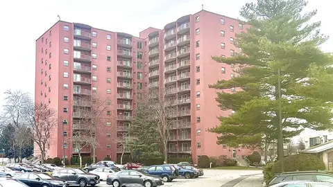 115 W Squantum St #404, Quincy, MA 02171