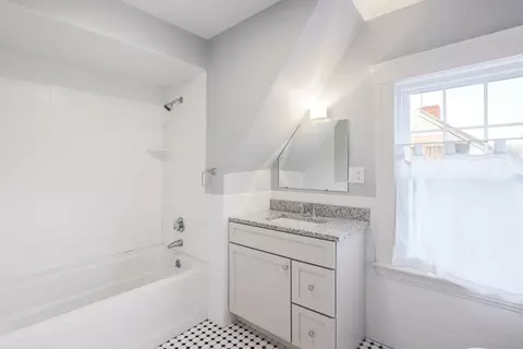 74 Berwick St, Worcester, MA 01602 photo 22