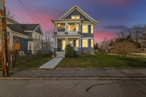 5 Sumner St, Taunton, MA 02780