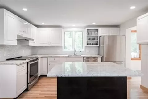 85 Wakeby Rd, Barnstable, MA 02648