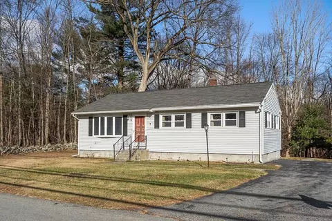 18 Stoneybrook Rd, Burlington, MA 01803