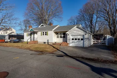 18 Porter St, Shirley, MA 01464