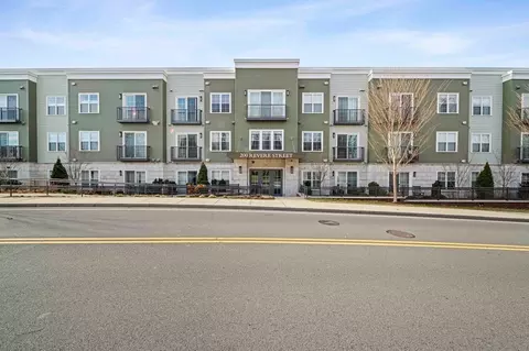 200 Revere St #4103, Canton, MA 02021