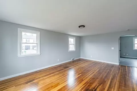 50 Lorimer St, Chicopee, MA 01013 photo 5