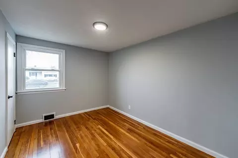 50 Lorimer St, Chicopee, MA 01013 photo 12