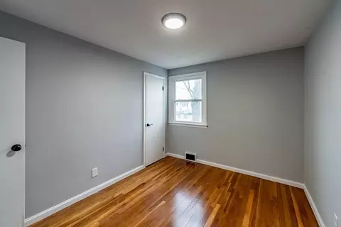 50 Lorimer St, Chicopee, MA 01013 photo 13