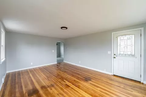 50 Lorimer St, Chicopee, MA 01013 photo 4