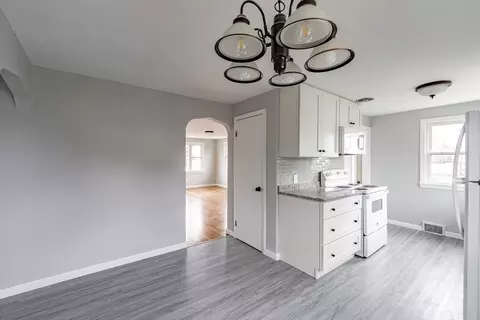 50 Lorimer St, Chicopee, MA 01013 photo 9
