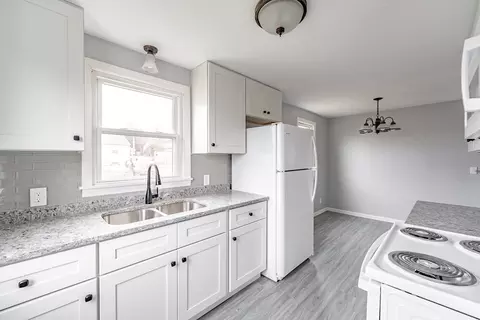 50 Lorimer St, Chicopee, MA 01013 photo 6