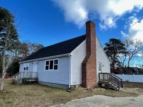 83 Maple Springs Rd, Wareham, MA 02571 photo 2