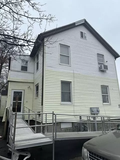 12-14 Foster, Springfield, MA 01105