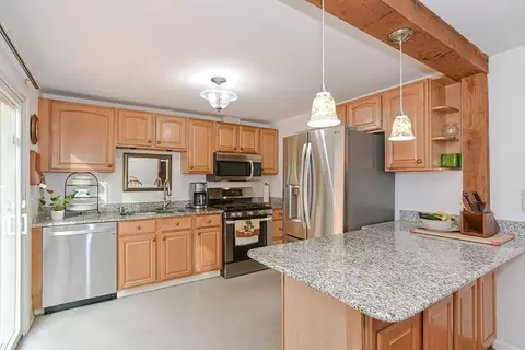 357 Singletary Ln, Framingham, MA 01702 photo 4