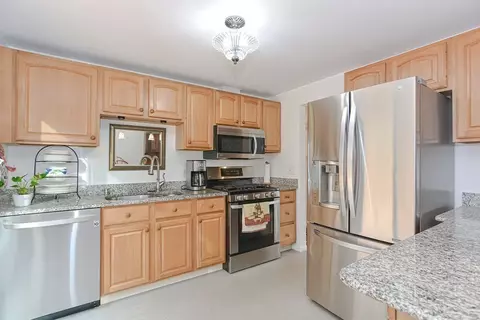 357 Singletary Ln, Framingham, MA 01702 photo 5