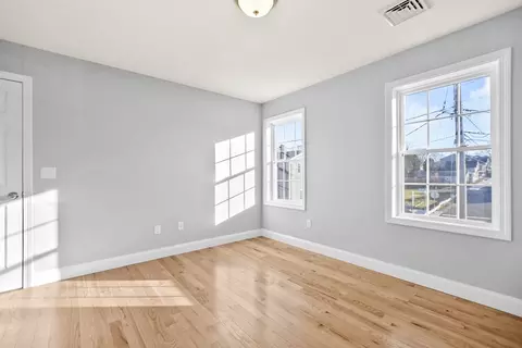 81 Keeley St, Fall River, MA 02722 photo 4