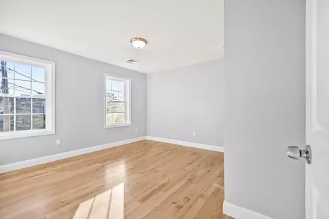 81 Keeley St, Fall River, MA 02722
