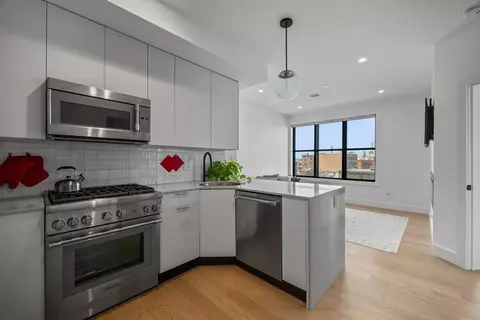 472 W Broadway #402, Boston, MA 02127