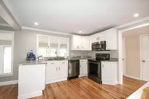 66 Hermitage Dr, Springfield, MA 01129 photo 11