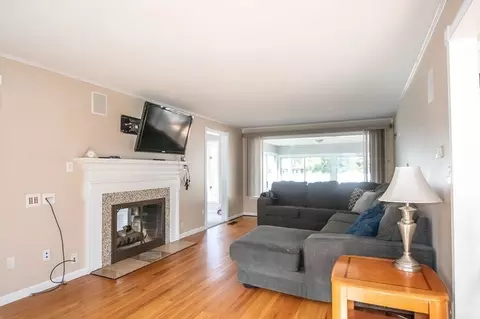 66 Hermitage Dr, Springfield, MA 01129 photo 6