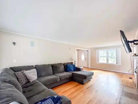 66 Hermitage Dr, Springfield, MA 01129 photo 5