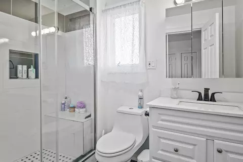 52 Birch St, Worcester, MA 01603 photo 17