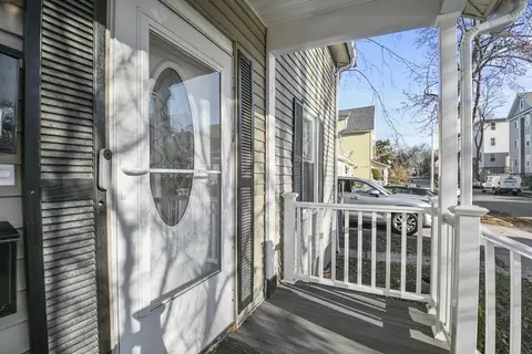 52 Birch St, Worcester, MA 01603 photo 2