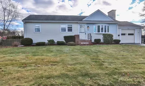 20 Crestwood Ln, Marlborough, MA 01752