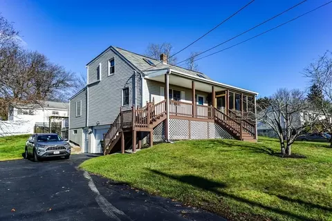 6 Kelly Erin Ln, Webster, MA 01570