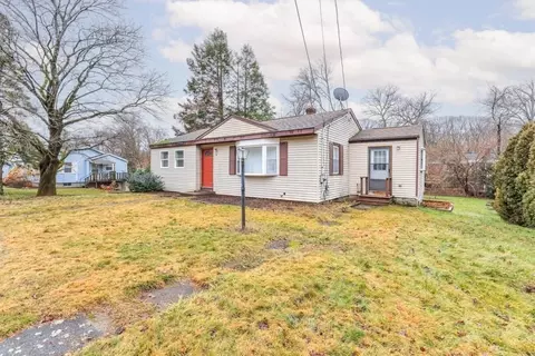 15 June St, Dudley, MA 01571