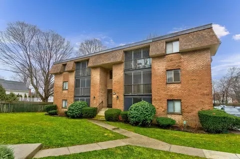 35 Washington St #5, Medford, MA 02155