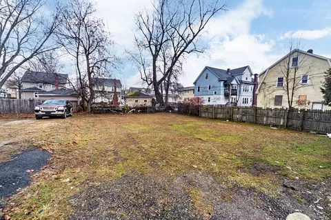 17-19 Braddock St, Springfield, MA 01109 photo 29