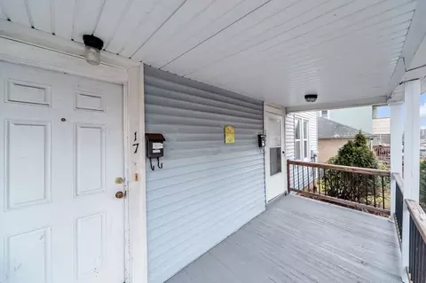 17-19 Braddock St, Springfield, MA 01109 photo 4