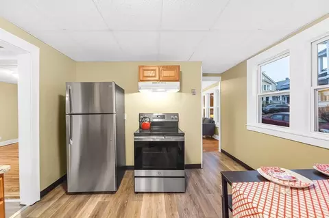17-19 Braddock St, Springfield, MA 01109 photo 9