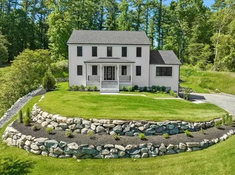 719 Ferry St, Marshfield, MA 02050