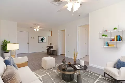 35 Prospect St #114, Woburn, MA 01801